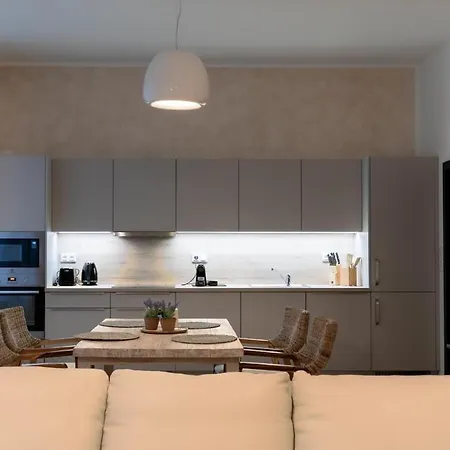 Sting Old Town Апартаменты