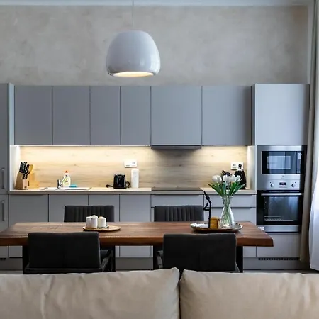 Sting Old Town Апартаменты *