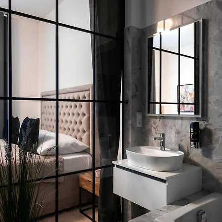 Sting Old Town Апартаменты *