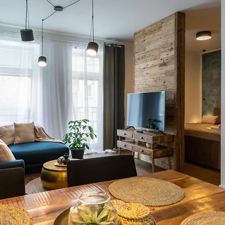 Sting Old Town Апартаменты *