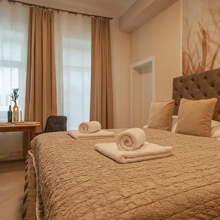 Sting Old Town Apartment *