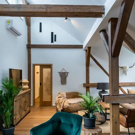 Sting Old Town Апартаменты *